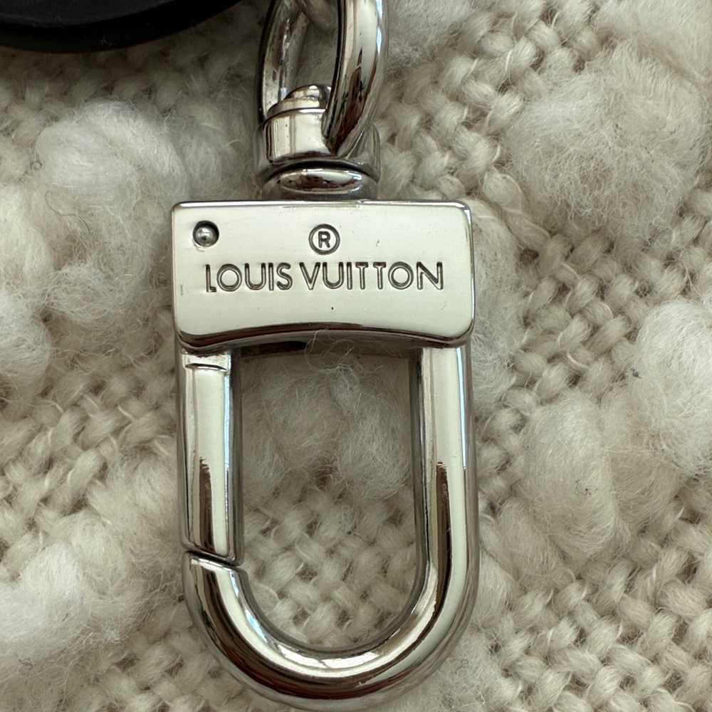 Louis Vuitton Monogram Black and Silver Key Holder - Picture 2 of 3